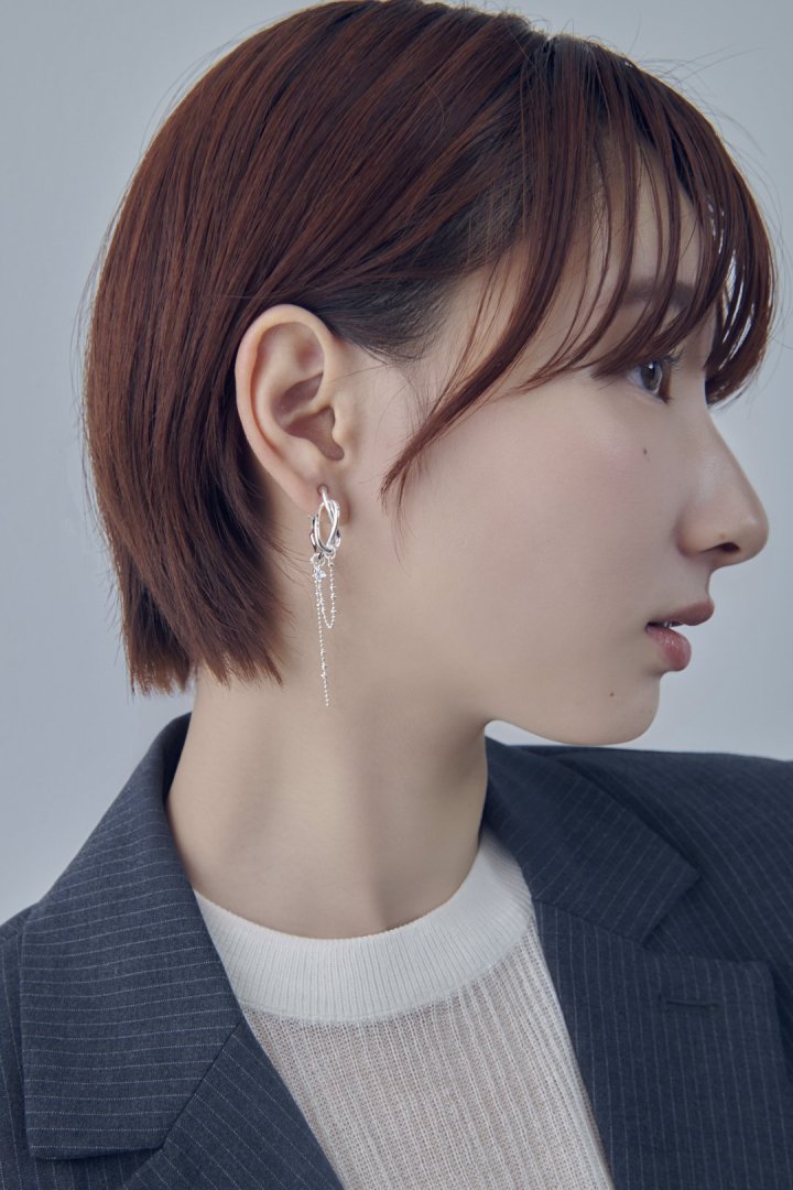 ハング チェーン × ノット フープ イヤリング