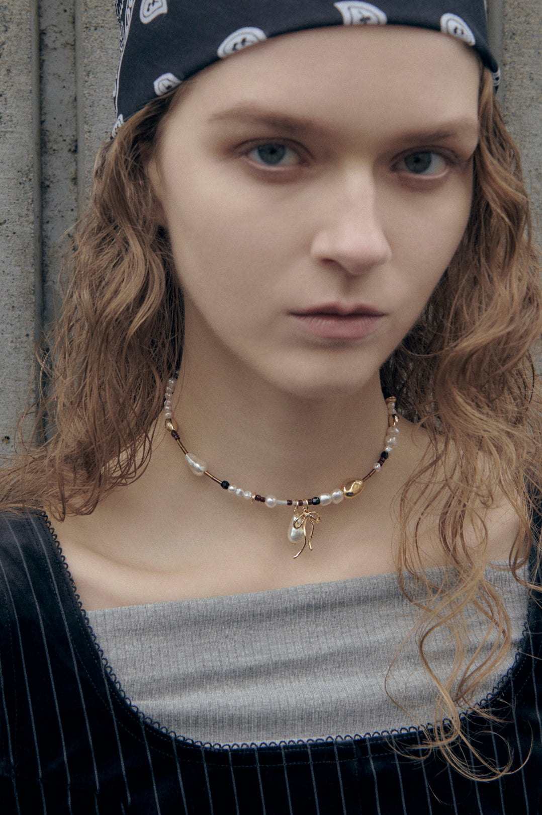 マルチ ビーズ ネックカフ