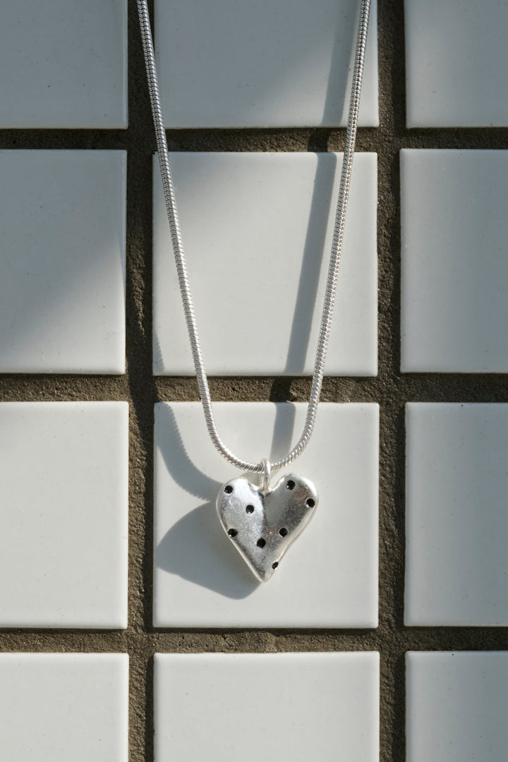 ドット ハート メタル ネックレス