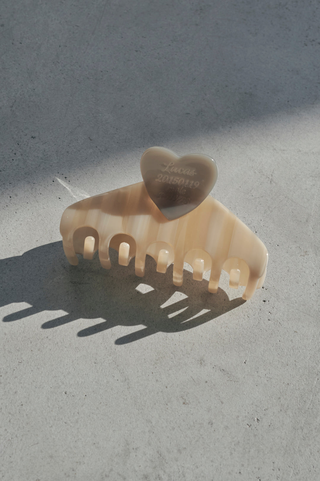 ルーカス ハート ID プレート バンス クリップ