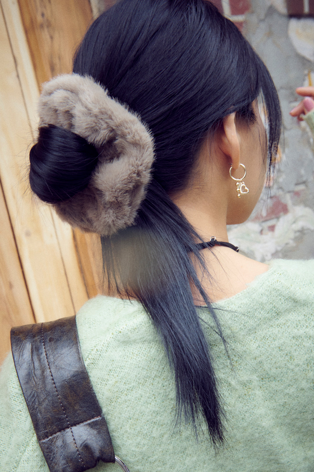 メタル ニュアンス ファー シュシュ【KOREA SNAP】