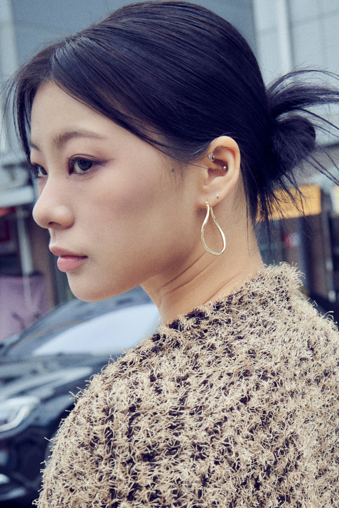 カーヴィー ライン ワイド フープ ピアス【KOREA SNAP】