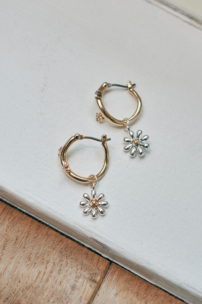 ピアス　No.5607 リトル ブルーム ピアス – GOLDY Onlinestore