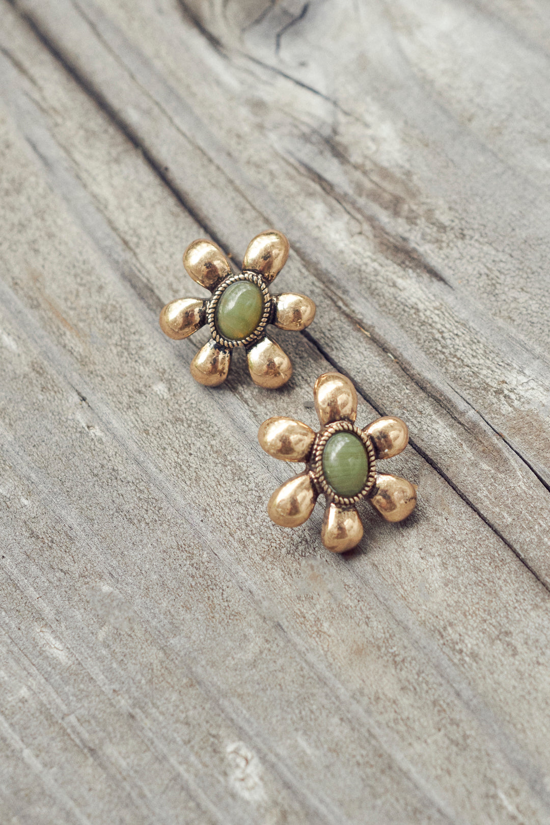 aki☆　アンティーク ヴィンテージ フラワー レリーフ ゴールド ピアス アンティーク ヴィンテージ フラワー レリーフ ゴールド ピアス