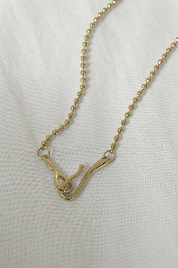 フック × ボール チェーン ステンレス ネックレス – GOLDY フック × ボール チェーン ステンレス ネックレス – GOLDY