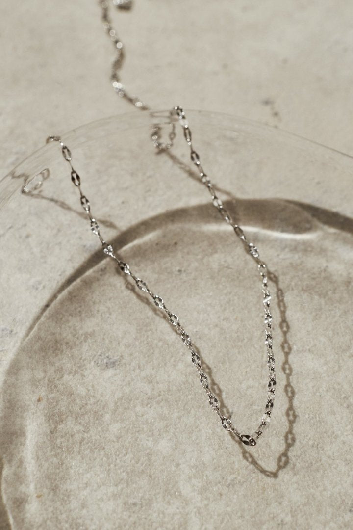 スリム ペタル チェーン ステンレス ネックレス