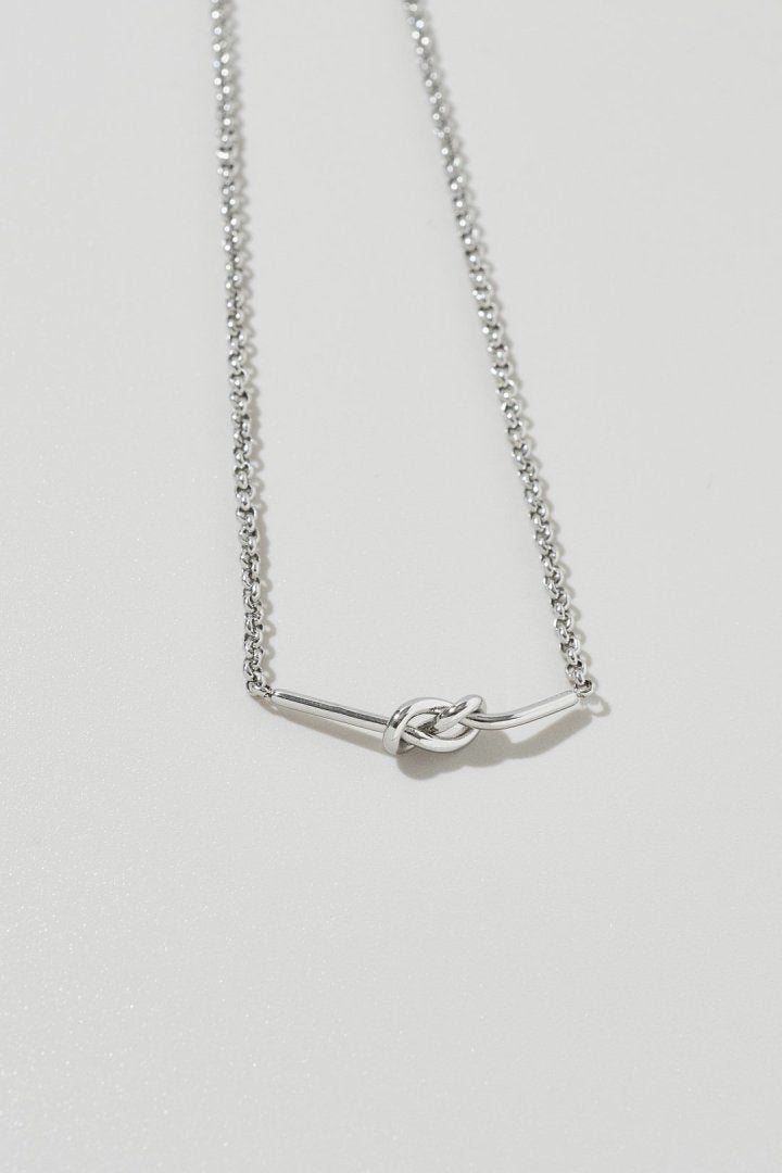 ノット × チェーン ステンレス ネックレス