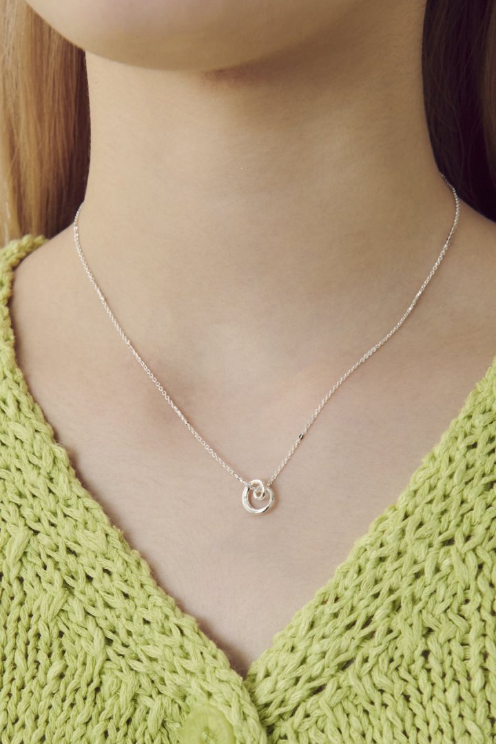 マイクロ チャーム スパイラル ネックレス