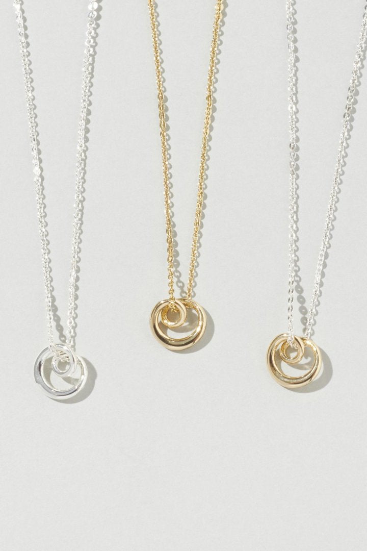 マイクロ チャーム スパイラル ネックレス