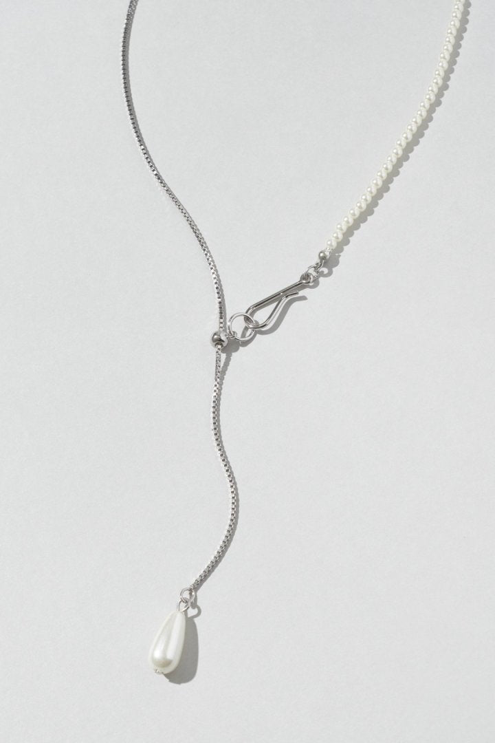フローイング パール × フック ネックレス