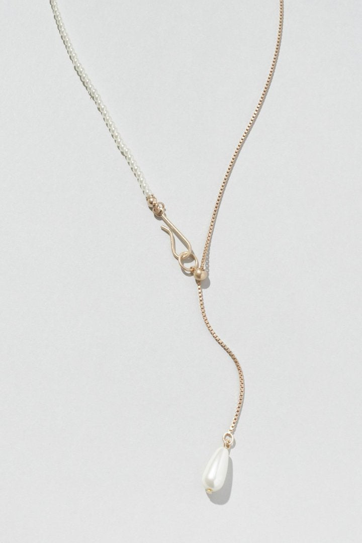 フローイング パール × フック ネックレス