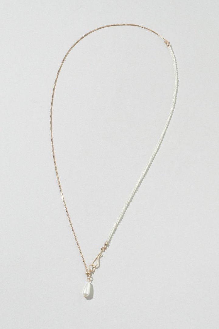 フローイング パール × フック ネックレス