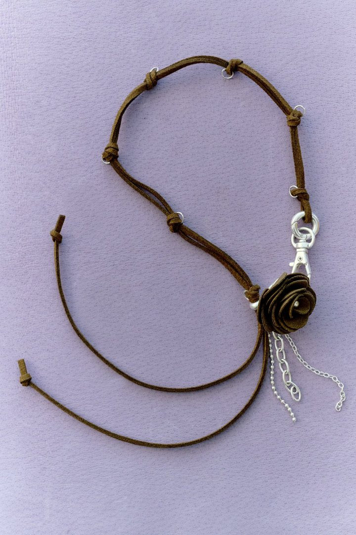 スエード ローズ ミックス チェーン チョーカー