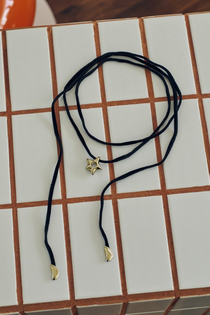 ジグリー メタル スター ベルベット タイ ネックレス