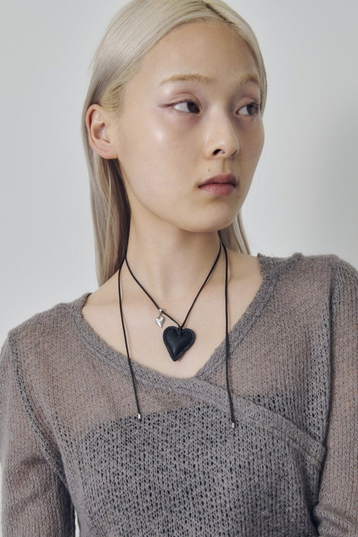 レザー タッチ ハート ネックレス
