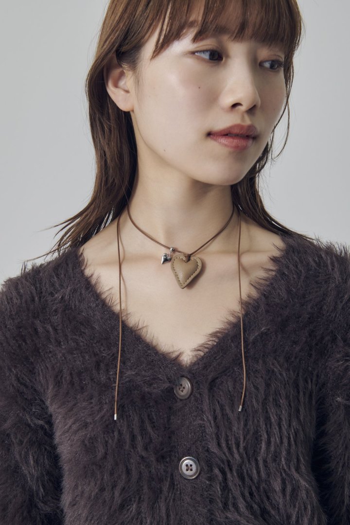 レザー タッチ ハート ネックレス