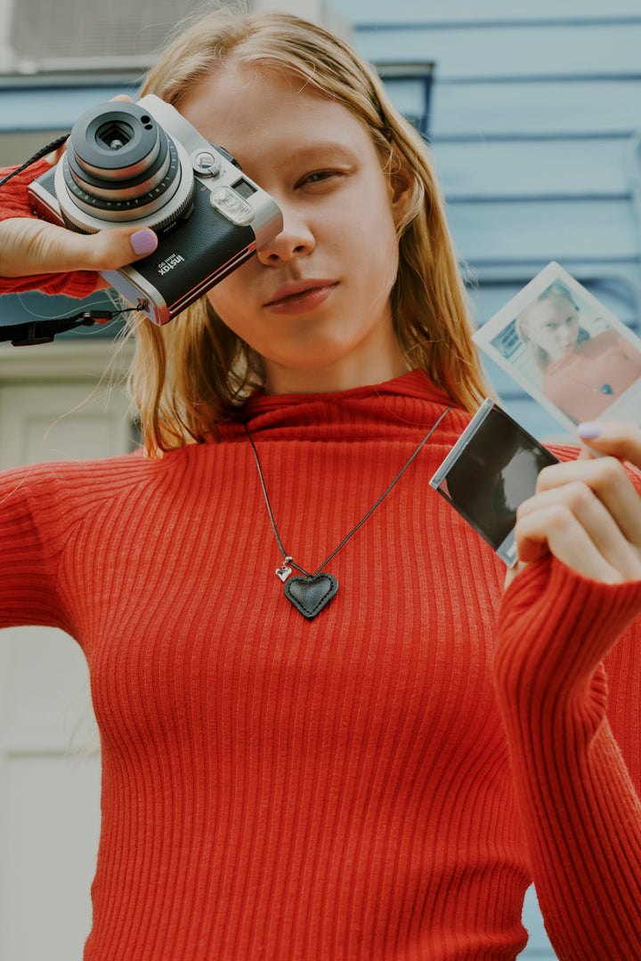 レザー タッチ ハート ネックレス