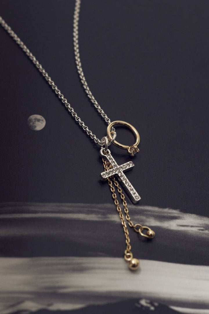 ビジュー × クロス モチーフ チャーム ネックレス