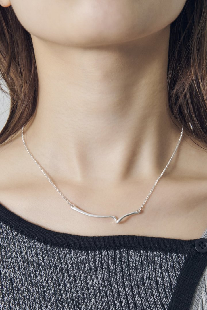 ドローイング メタル ライン ネックレス