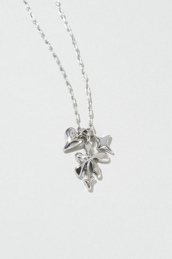 ウィッティ フラワー ネックレス