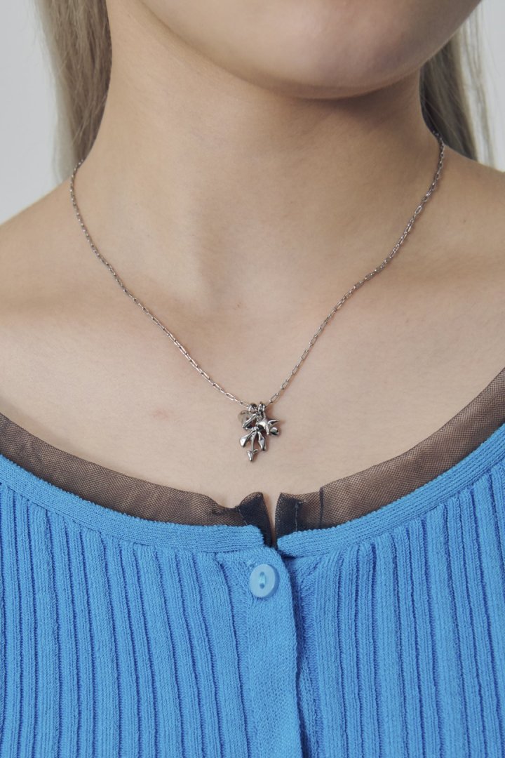 ウィッティ フラワー ネックレス