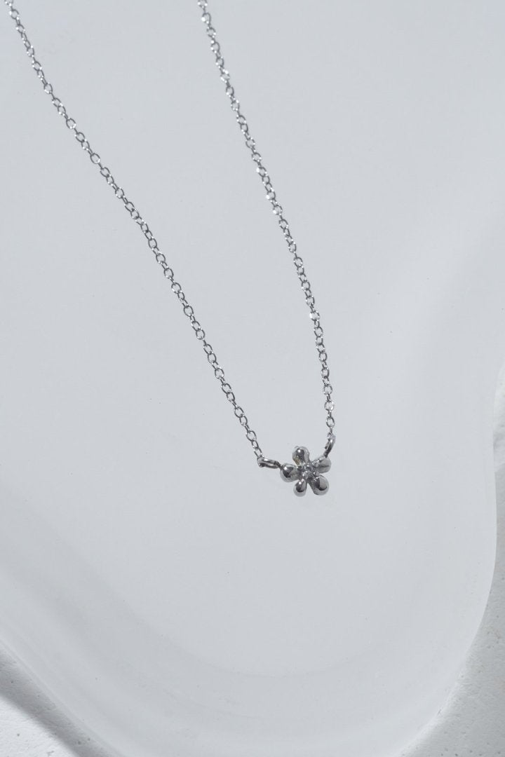 プチ フラワー ステンレス ネックレス
