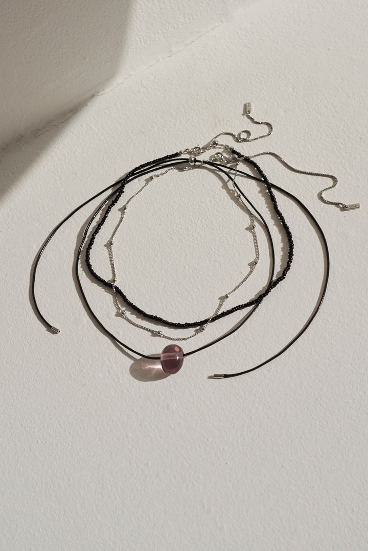 ブラック スレッド レイヤード ビーズ チョーカー