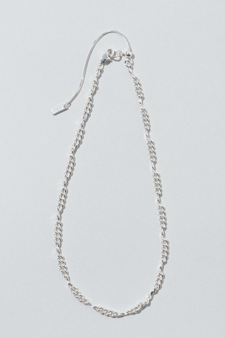 ツイスト チェーン チョーカー