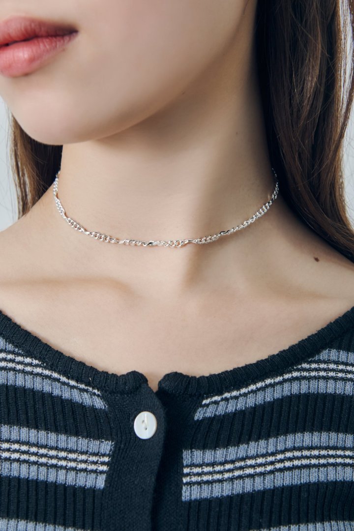ツイスト チェーン チョーカー