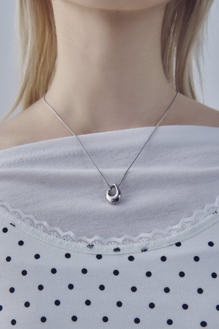 プランプ ドロップ ステンレス ネックレス