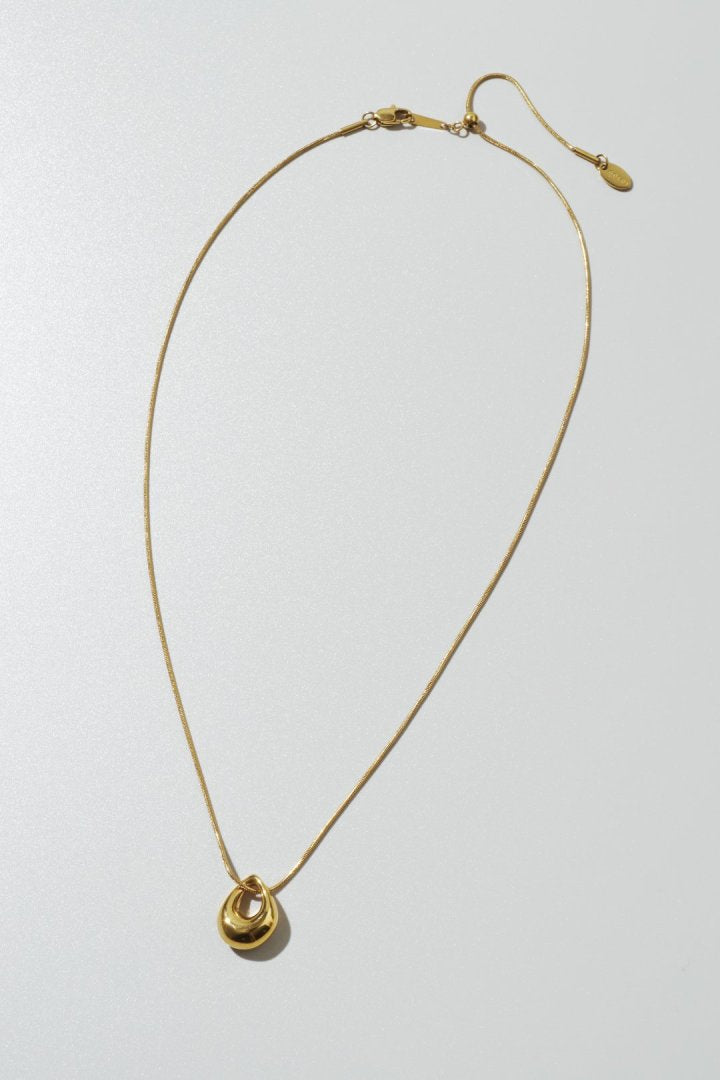 プランプ ドロップ ステンレス ネックレス