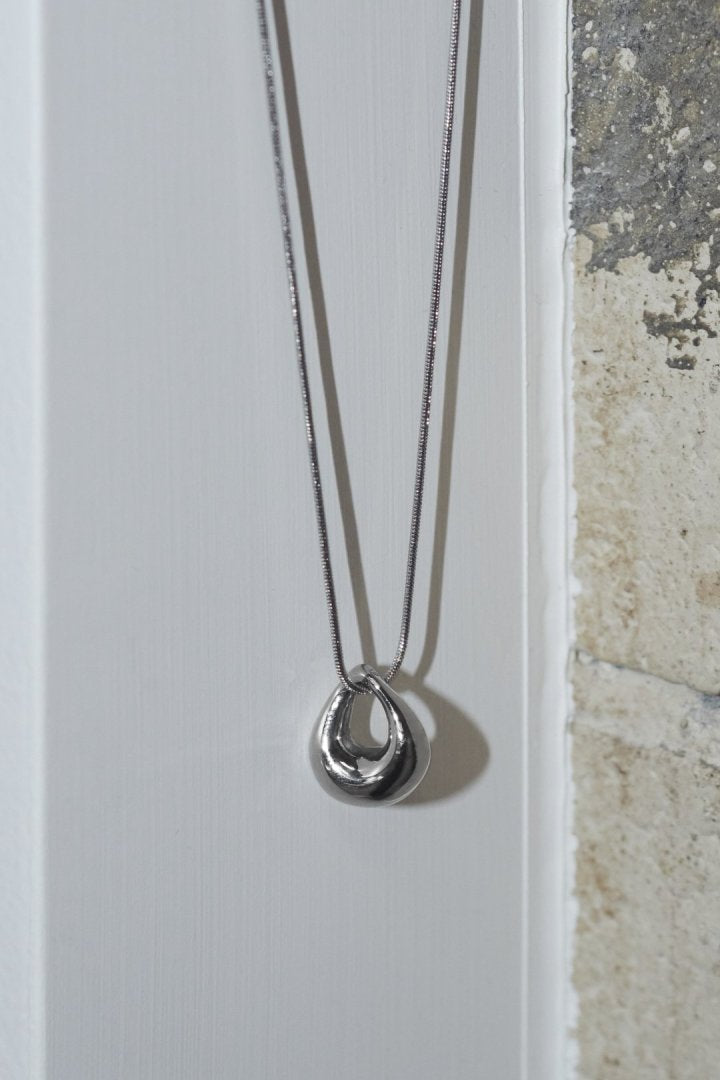 プランプ ドロップ ステンレス ネックレス
