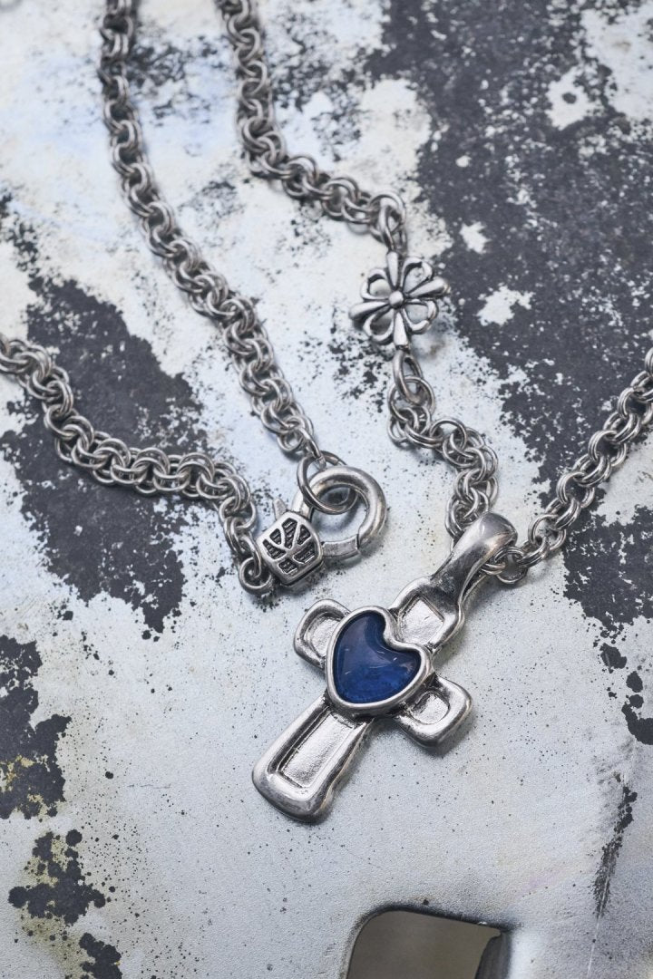 ヴィンテージ ハート エンベッド クロス ネックレス