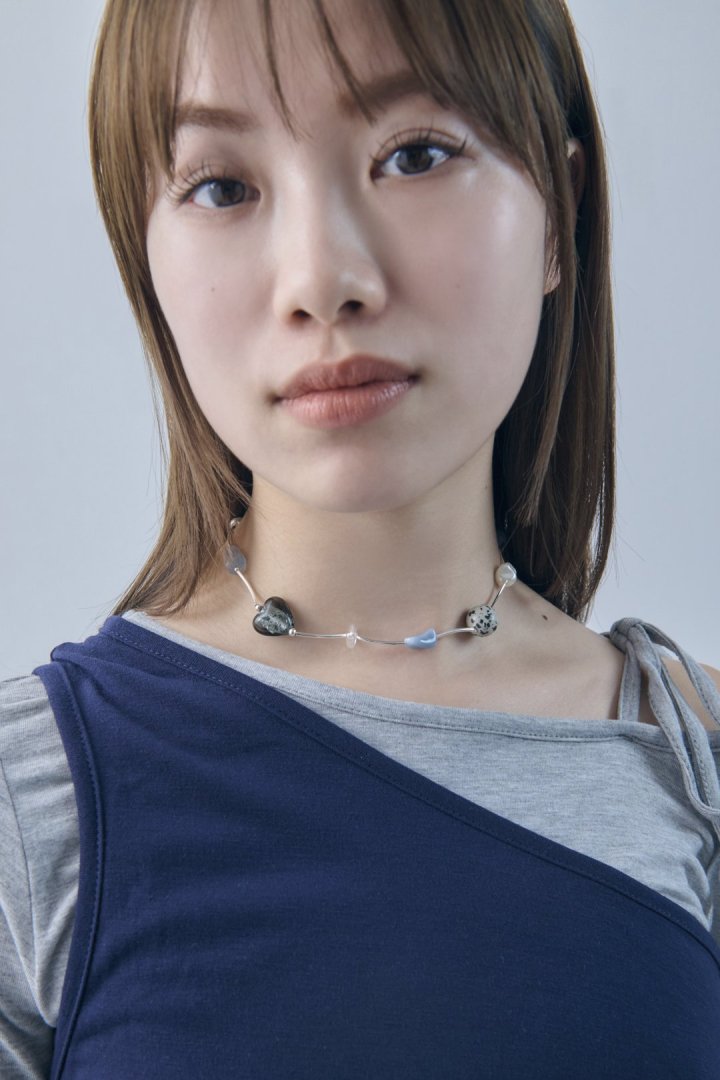 天然素材 黒系ネックレス 大粒グラデーション 高級感あり ダルメシアン × カラー ストーン ネックレス – GOLDY Onlinestore