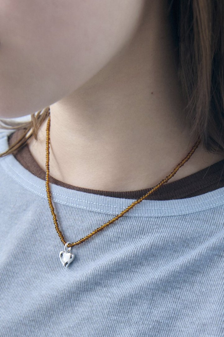 ビーズ × メタル ハート ネックレス