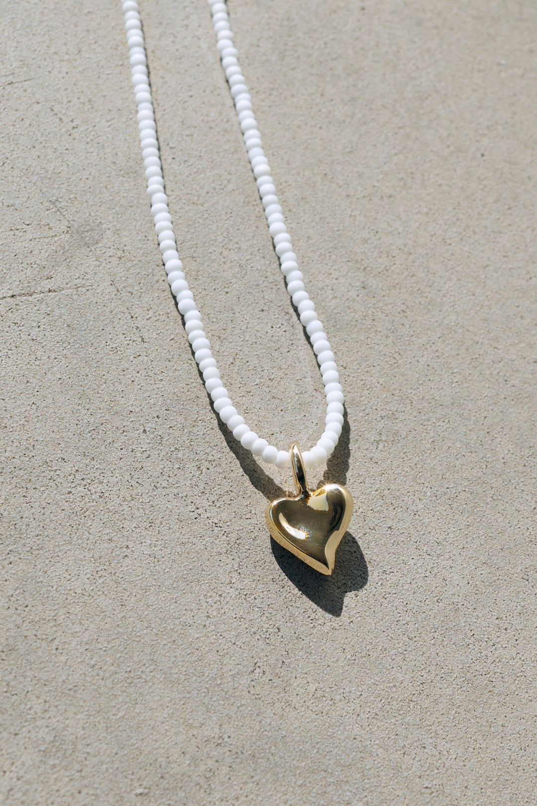ビーズ × メタル ハート ネックレス