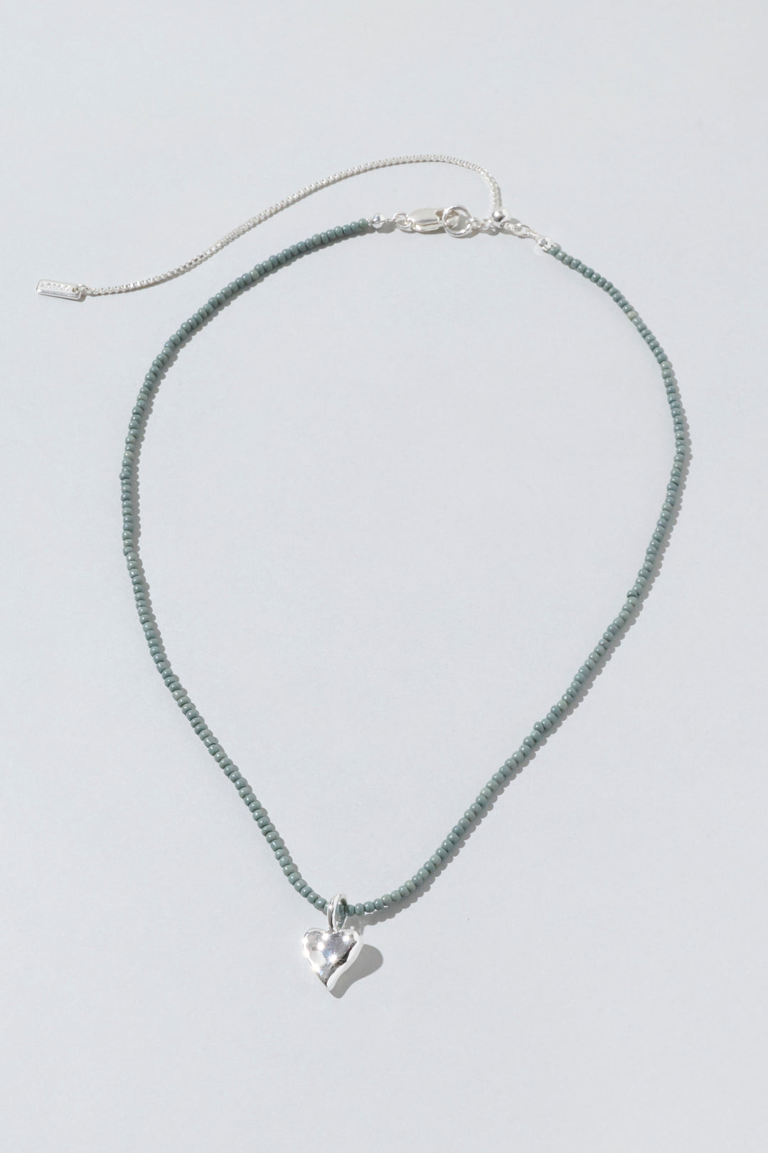 ビーズ × メタル ハート ネックレス