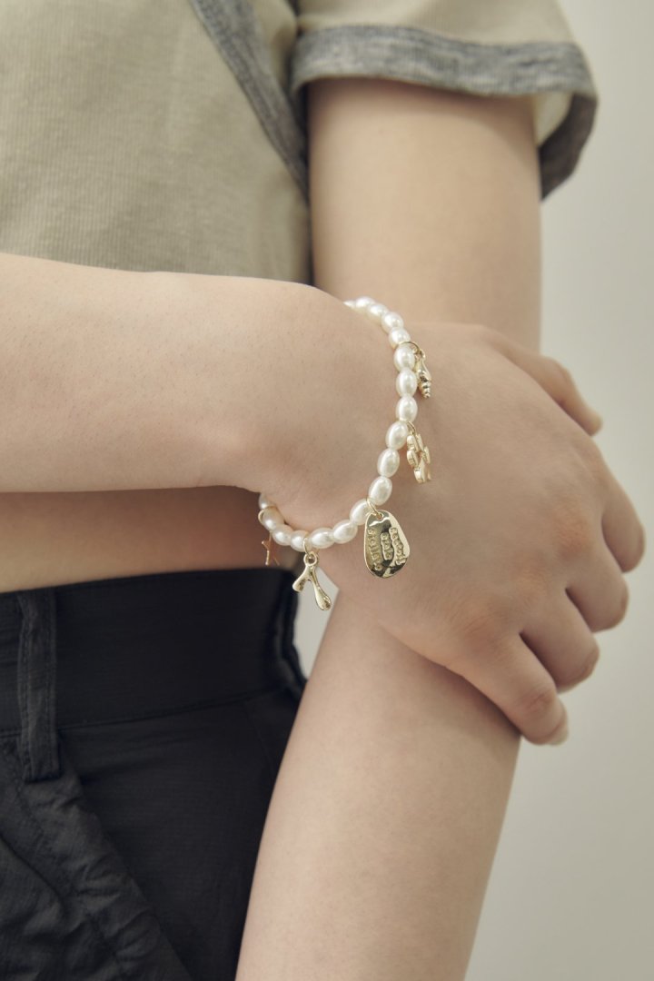 コイン プレート チャーム パール ブレスレット – GOLDY Onlinestore