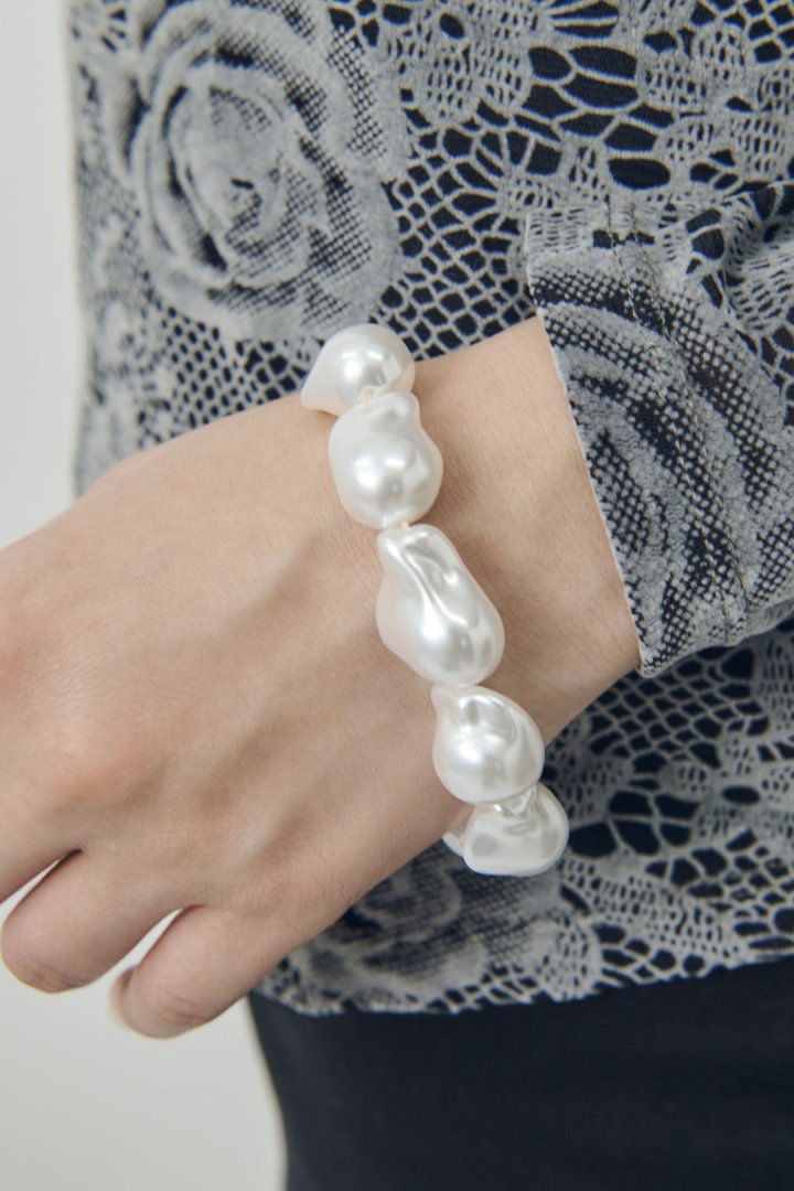 アンイーヴン ビッグ パール ブレスレット