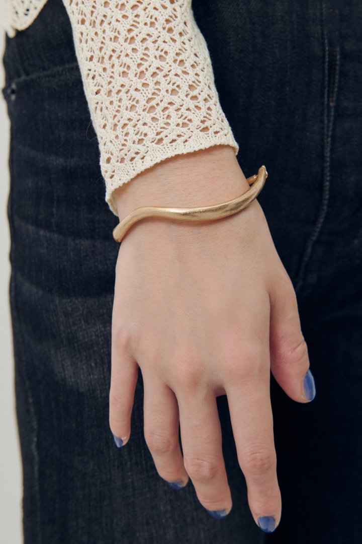 ウェービー ライン × チェーン ブレスレット