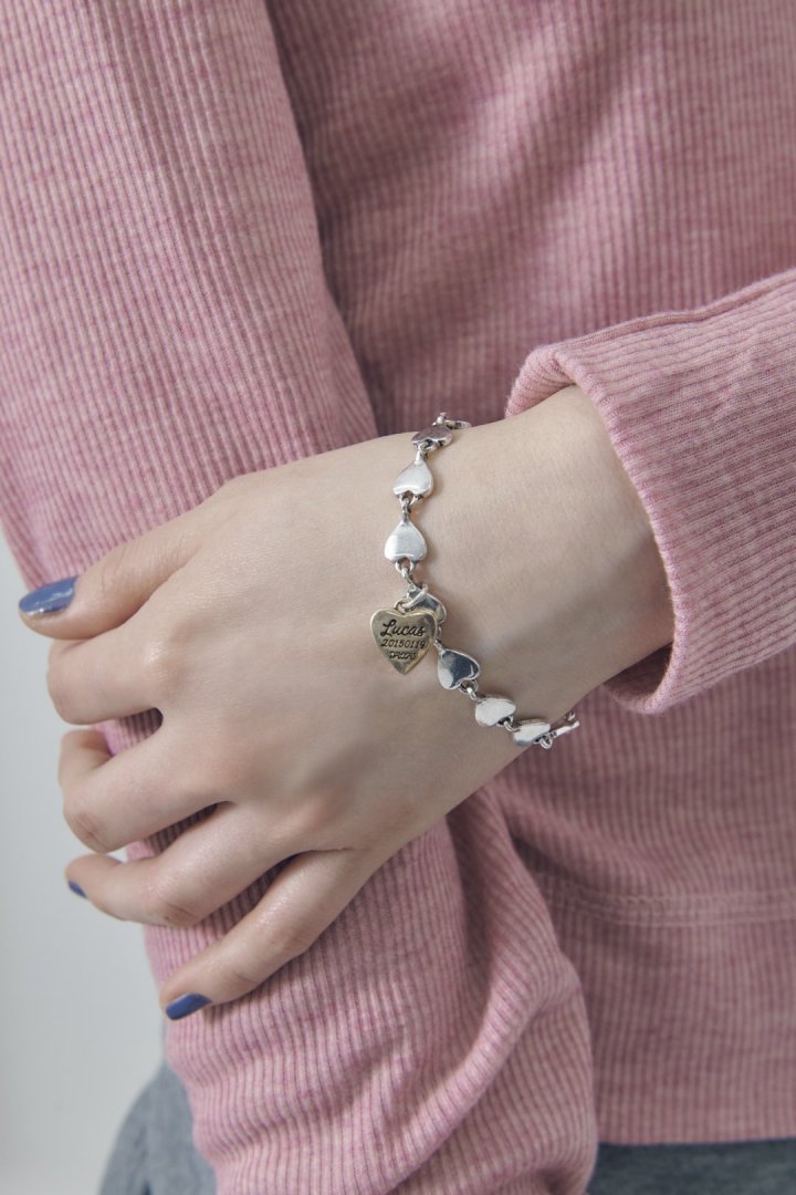 ルーカス ハート ID プレート ライン ブレスレット