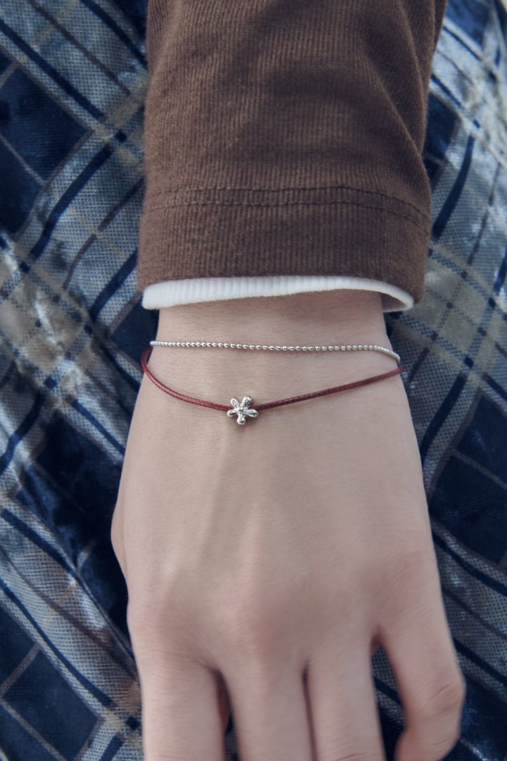 カラー コード × チェーン レイヤード ブレスレット