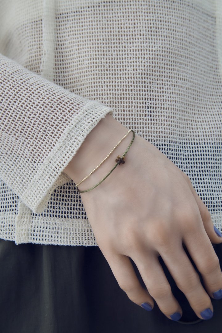 カラー コード × チェーン レイヤード ブレスレット