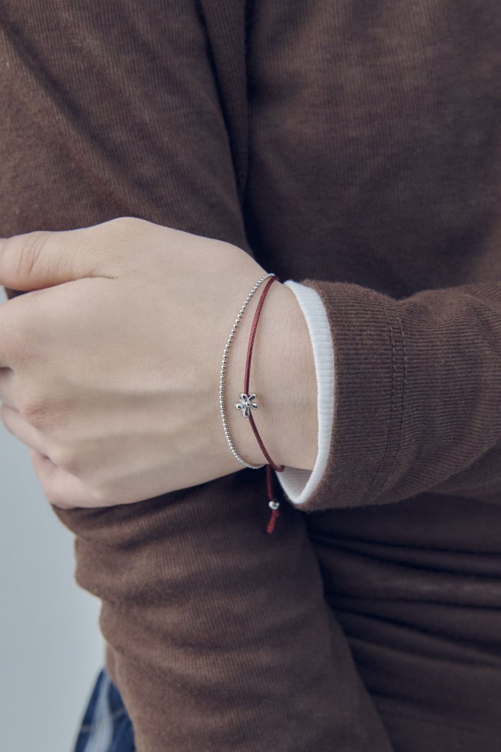 カラー コード × チェーン レイヤード ブレスレット