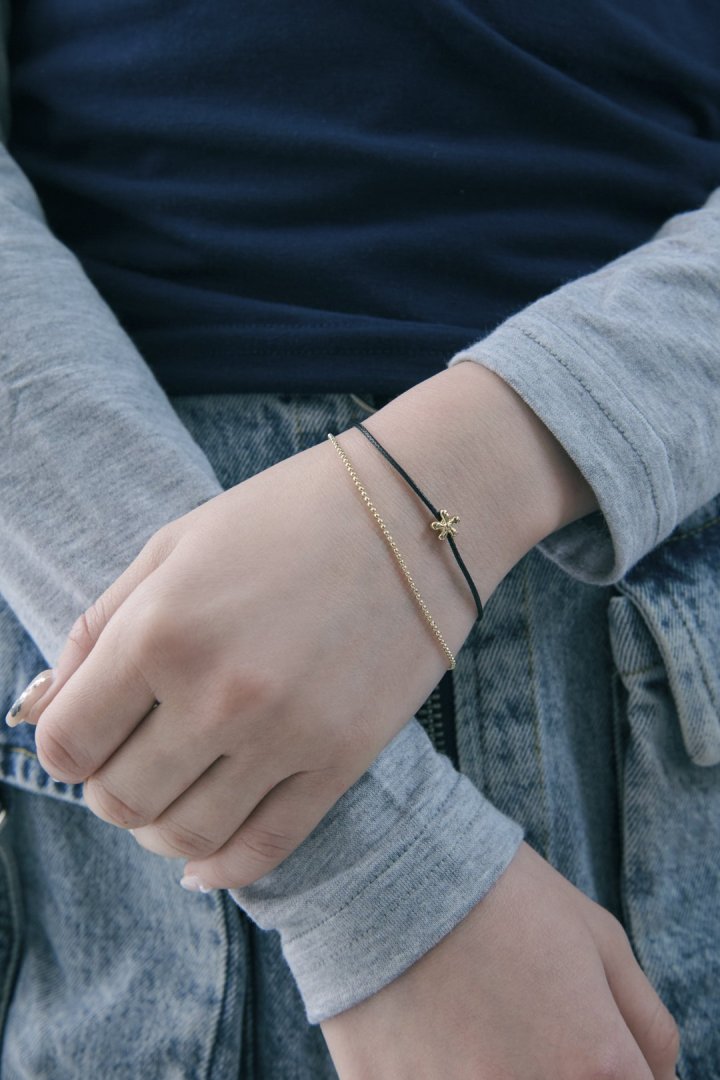 カラー コード × チェーン レイヤード ブレスレット