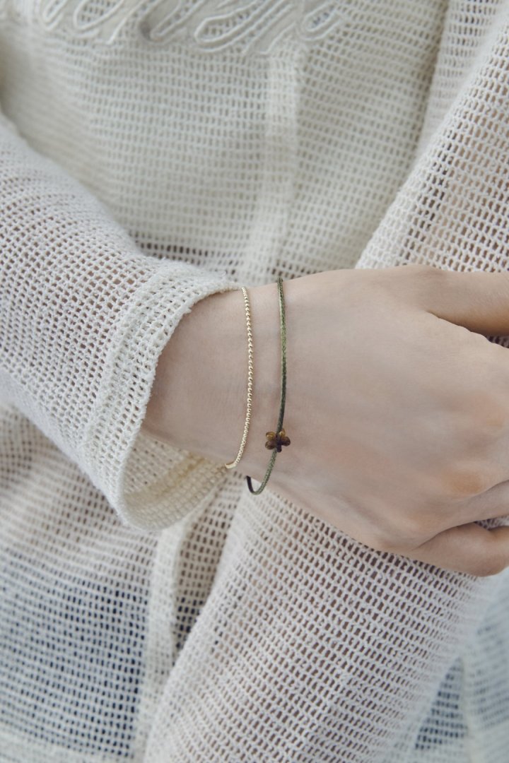 カラー コード × チェーン レイヤード ブレスレット