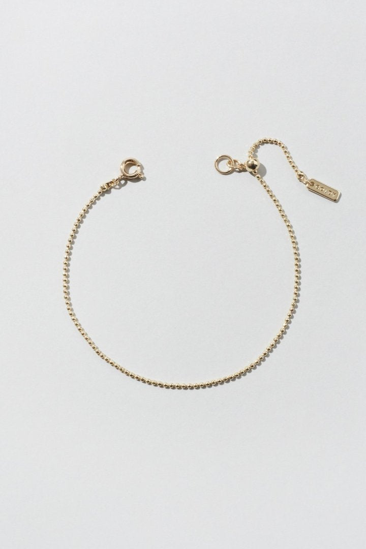 カラー コード × チェーン レイヤード ブレスレット