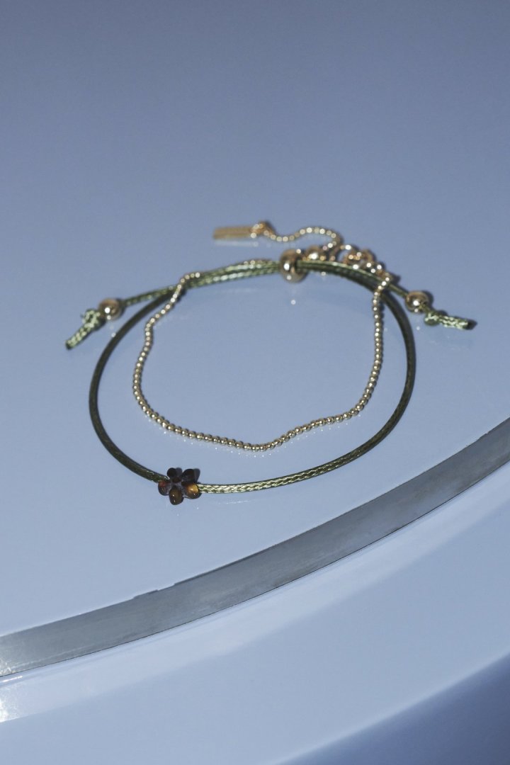 カラー コード × チェーン レイヤード ブレスレット