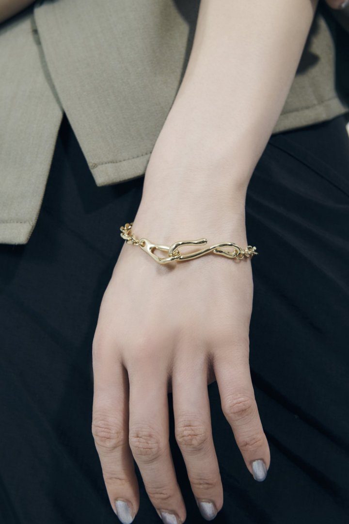 フック × クロッシング チェーン ブレスレット – GOLDY Onlinestore
