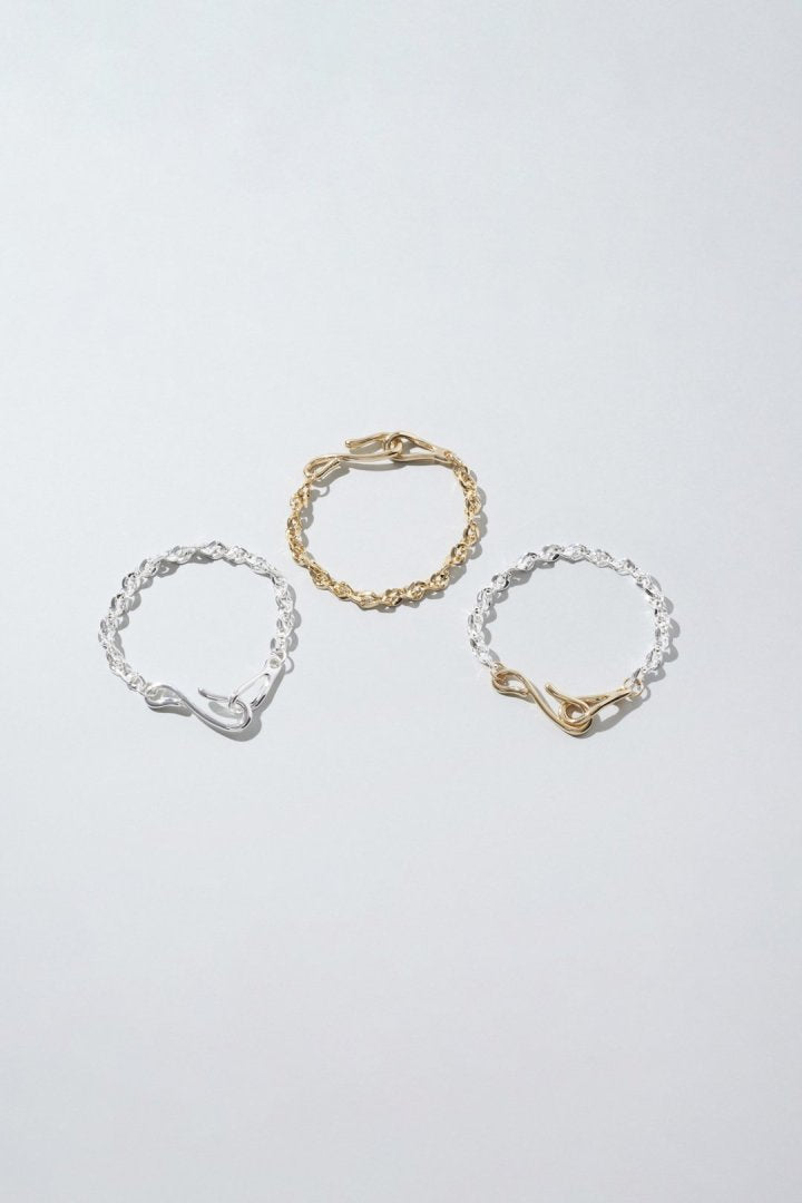 フック × クロッシング チェーン ブレスレット – GOLDY Onlinestore